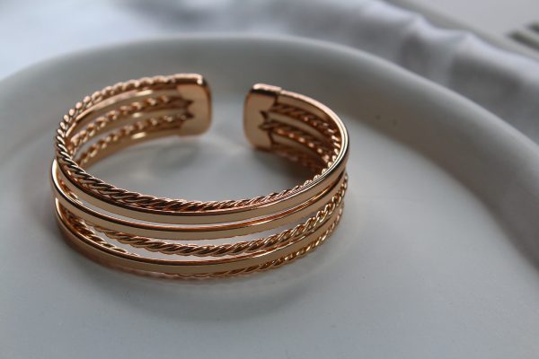 بنگل فوق العاده جذاب با طلا مو نمیزنه