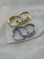 گوشواره نیم دایره پهن